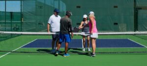 Dominar el agarre del Pickleball: técnicas para un mejor juego